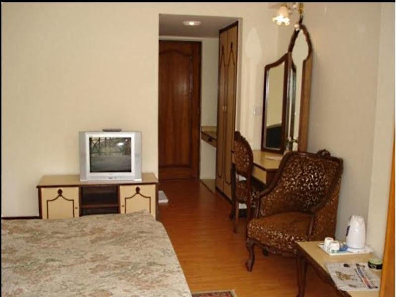 Hotel Zone Connect By The Park Mussoorie Exterior foto